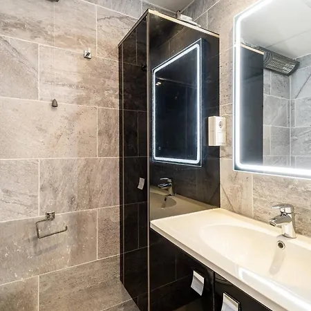 Lovely With Stunning Sea View, 2nd Floor Apartmán
