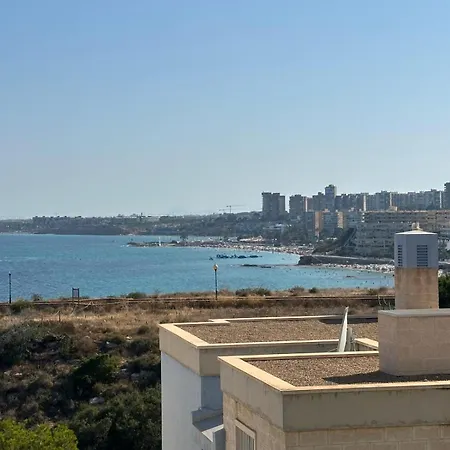 Apartmán Lovely With Stunning Sea View, 2nd Floor